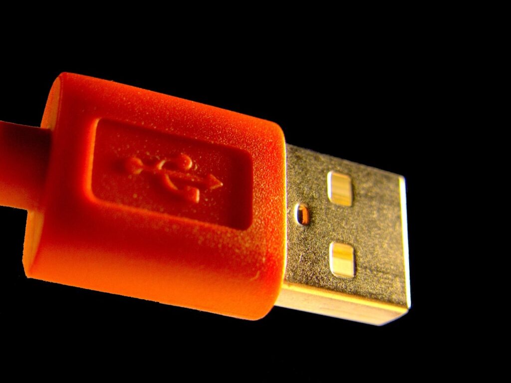 手持ちミスト扇風機のUSB充電方法とそのメリットは？