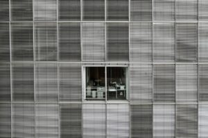 作業現場での熱中症対策に最適な冷却ジャケットは？